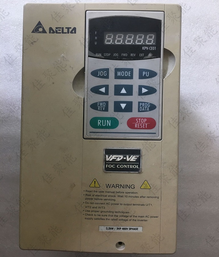 山東煙臺(tái)專業(yè)維修臺(tái)達(dá)變頻器變頻器，承接全國的臺(tái)達(dá)變頻器變頻器維修業(yè)務(wù)和煙臺(tái)及周邊地區(qū)的安裝調(diào)試業(yè)務(wù)。我們將用精湛的技術(shù)、優(yōu)質(zhì)的服務(wù)為您排憂解難！  臺(tái)達(dá)變頻器變頻器維修，可快速解決臺(tái)達(dá)變頻器變頻器故障：整流模塊損壞、逆變模塊損壞、上電無顯示、顯示過電壓或欠電壓、顯示過電流或接地短路、電源與驅(qū)動(dòng)板啟動(dòng)顯示過電流、空載輸出電壓正常，帶載后顯示過載或過電流、有顯示無輸出等。     DELTA VFD0